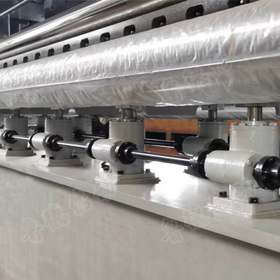 絲（sī）杆（gǎn）升降機