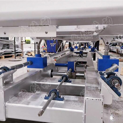 多台聯動絲杆升降（jiàng）機（jī）