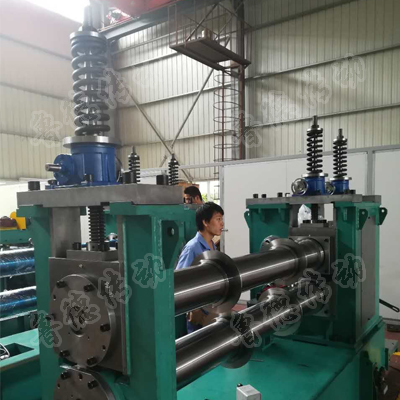 絲（sī）杆（gǎn）升降機兩聯動（dòng）