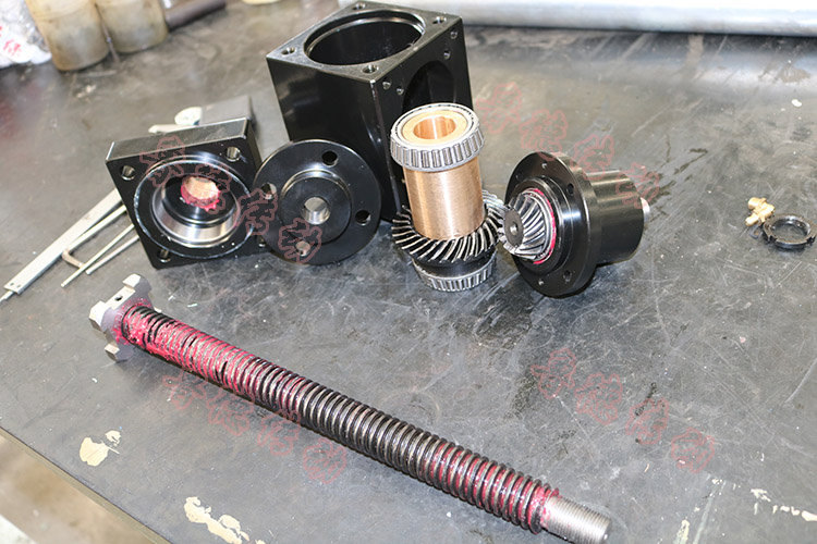 錐<strong>齒輪絲杆升降機</strong>